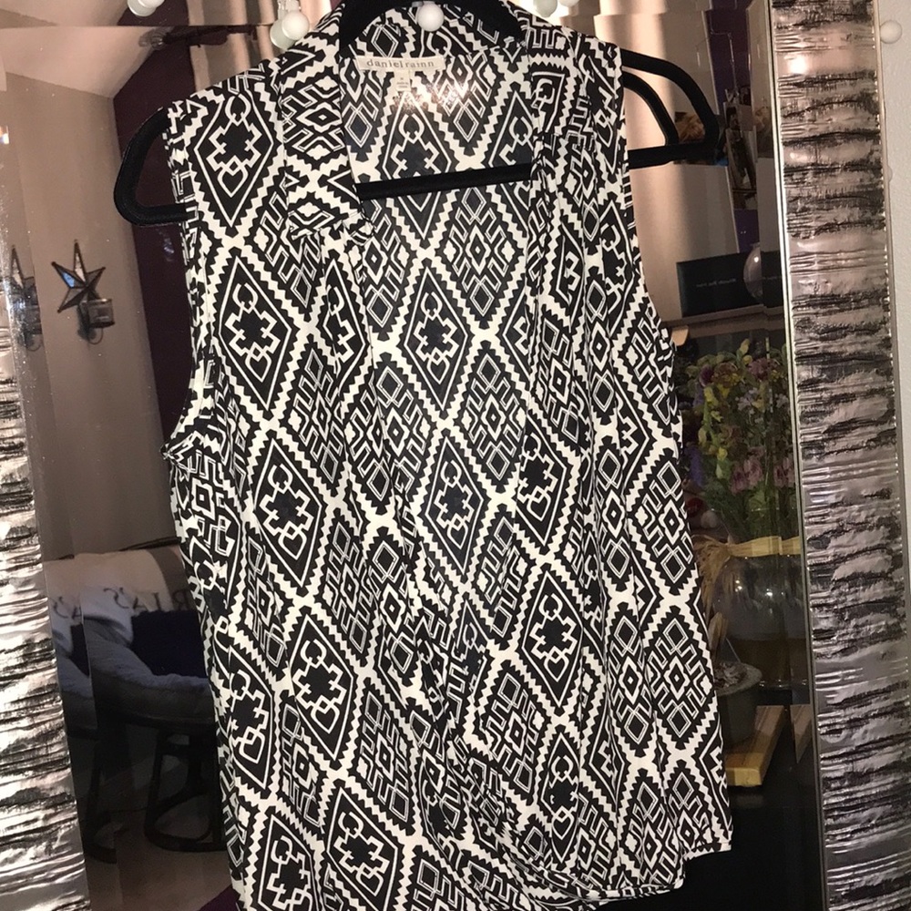 Sleeveless blouse!